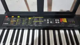 Yamaha Keyboard PSR F52 + Gratis Adaptor + Stand Book & Stand Keyboard