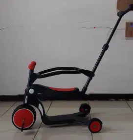 SEPEDA ANAK PRELOVED XIAOMI BEBEHOO 5IN1
(Warna merah)