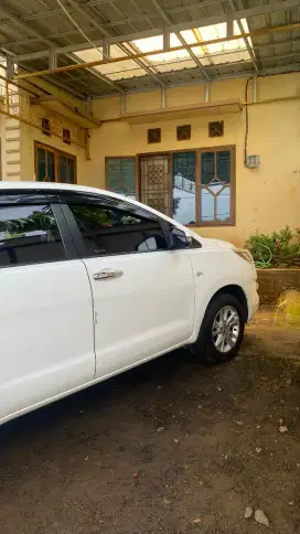 Innova Rebbornĺ V 2019 Putih at/bensin