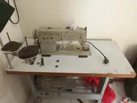 Mesin jahit typical lengkap dengan meja