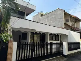 Rumah Tebet Timur Dijual. Strategis, Akses Mobil - NEGO