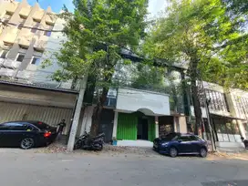 Ruko Gandeng Strategis Di Jl.  Coklat Pusat bisnis  Surabaya Utara