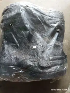 Sepatu pdl security