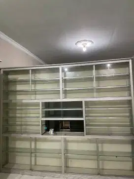 Jual Etalase Toko Bekas Apotek