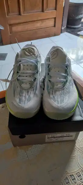 Sepatu Running NK GT