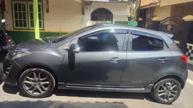 Mazda 2 2012 Bensin