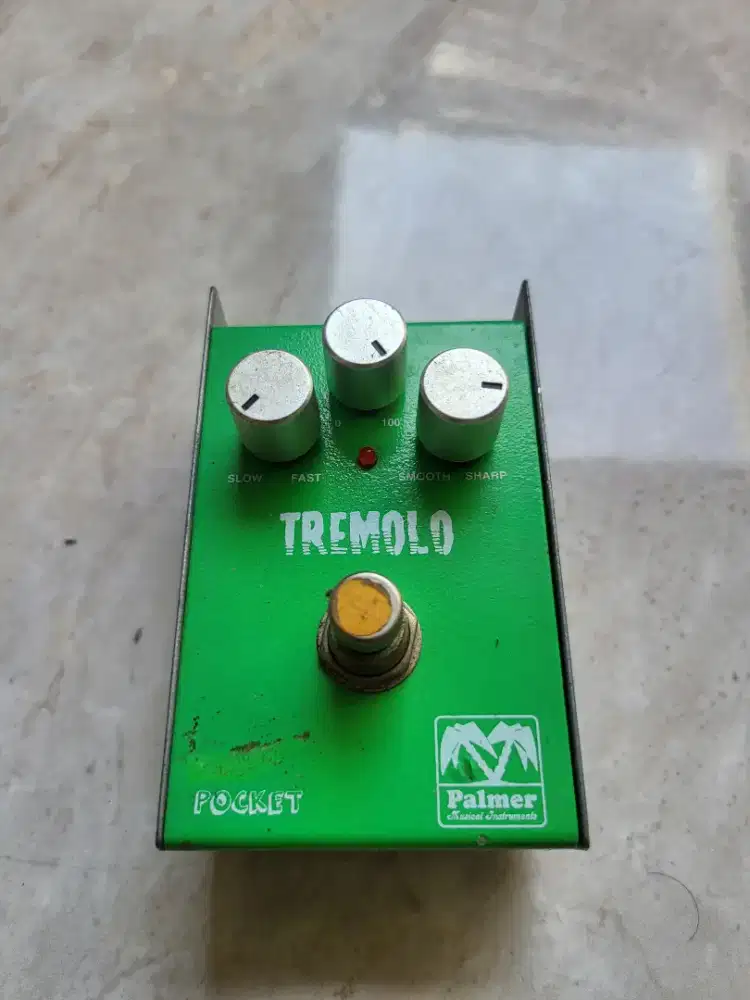 Pedal effect tremolo
