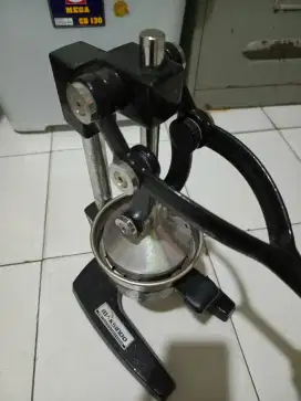 Alat peras Jeruk Maksindo