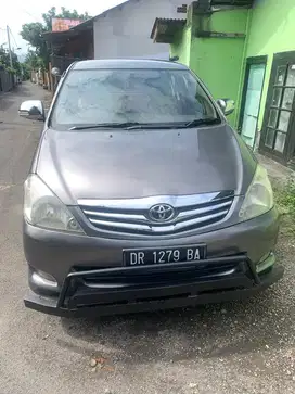KIJANG INNOVA pejabat