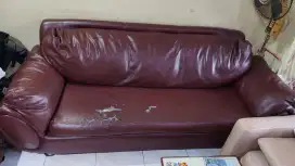 Dijual set sofa kulit empuk 3 baris dan 1 baris