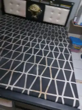Di jual ranjang tempat tidur plus kasur
