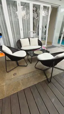 Kursi atau sofa taman outdoor