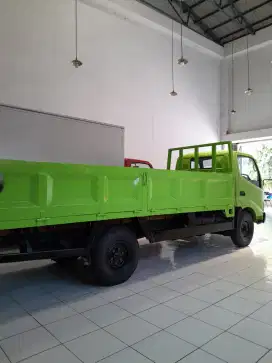 Hino Dutro 110 SDL