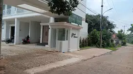 Rumah mewah 2 lantai dalam cluster dekat tol cibubur