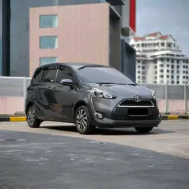 TOYOTA SIENTA V 1.5 MATIC 2017