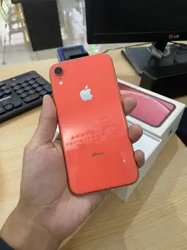 iPhone Xr 64 Gb coral