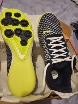 Sepatu Futsal NIKE REACTGATO - Kondisi Baru