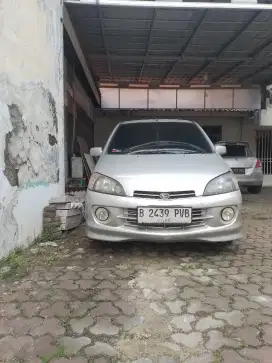 daihatsu yr-v automatic 2001