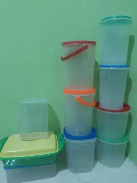 Aneka toples besar
