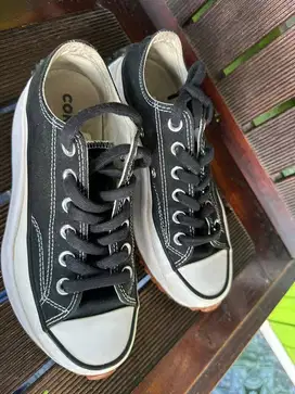 Sepatu convers jamin aslii
