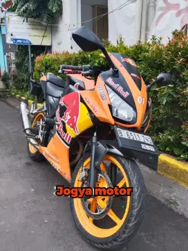 Honda cbr 150 repsol 2014 cash