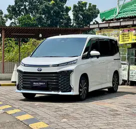 Toyota Voxy 2.0 2023 / Odo 7rbu Kilometer