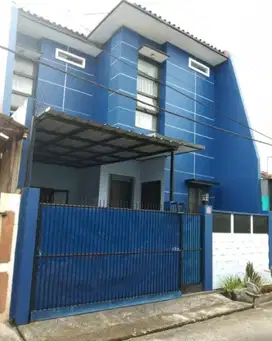Dijual Rumah 2 lantai turun harga.