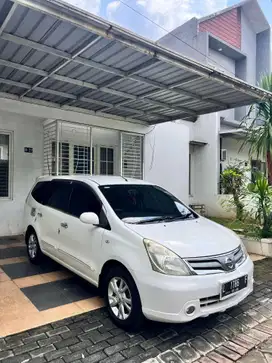 Nissan Grand livina 2011 Bensin