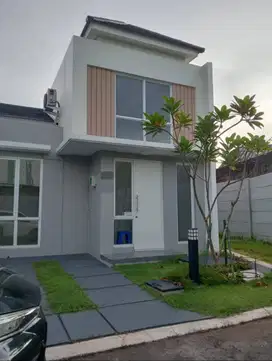 (JKT804) JUAL RUGI! Dijual Cepat Rumah Paramount Petal Cluster Canna