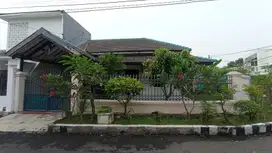 Dijual Rumah Darmo Baru Barat