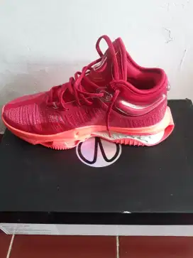 di jual spatu nike air zum original. baru di pake 1 kali