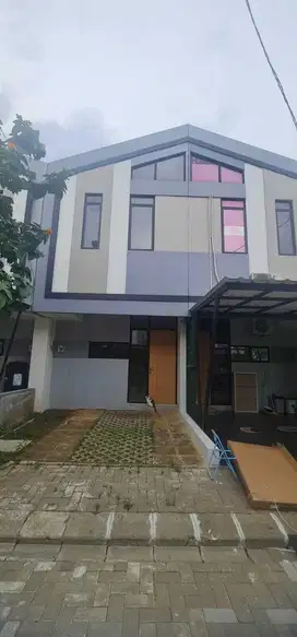 SEWA MURAH Rumha Cluster Rotterdam Jababeka sport city  Cikarang