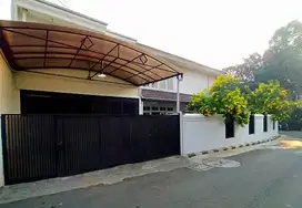 Rumah Cipete Dijual. Dalam Komplek, Dkt Jalan utama. NEGO
