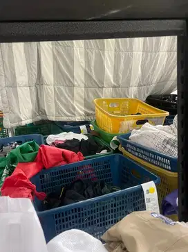 Laundry kiloan setrika uap