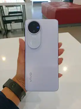 Vivo V50 with ZEISS