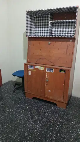 Dijual lemari belajar dan dipan kayu jati