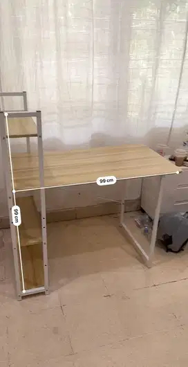 Meja Kerja atau Meja Belajar