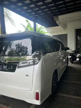 Toyota vellfire th 2023 like new km rendah