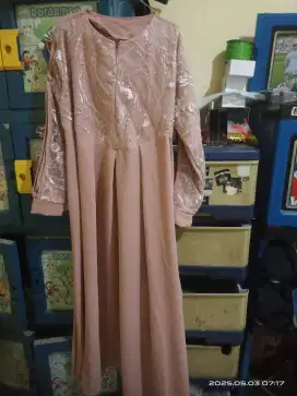 Gamis dan kaos bahan melar