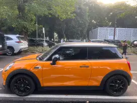 [KM 33 rb] Dijual Mini Cooper 3 Doors 2016 (Volcano Orange)