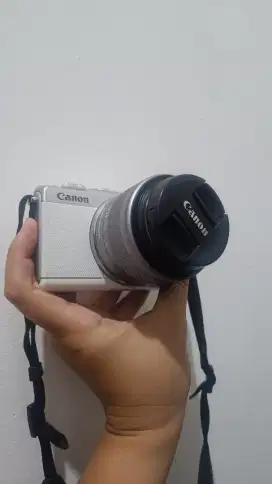 Kamera Canon EOS M100