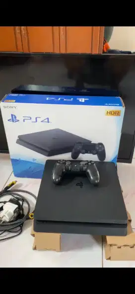 Di Jual TV TCL 32 INCH + ps 4 Slim 500gb ori SONY (pemakaian pribadi)