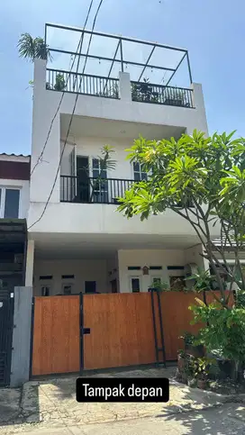 Rumah Modern Minimalis Ada Rooftop di Puri Bintaro Hijau