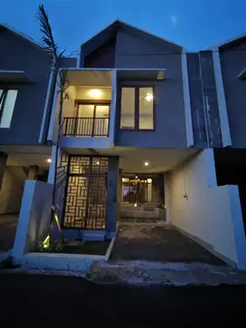 RUMAH MEWAH LANTAI 2 BRANDA MUMBUL
