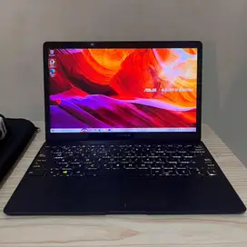 Laptop ASUS ZENBOOK UX390U Notebook 16/512