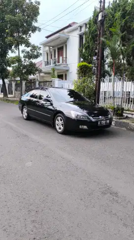 Accord CM56 VTIL at 2007 hitam