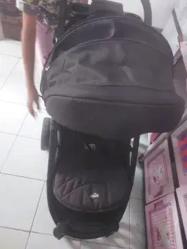 Stroller Joie Warna Hitam