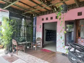 RUMAH DIJUAL  DI GROGOL DEKAT SOLO BARU 3 KAMAR 2 LANTAI