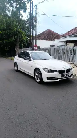 BMW F30 328i sport at 2012 putih