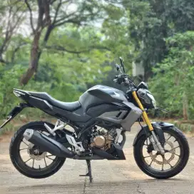 HONDA CB150R BLACK 2023 KM 5K ONLY LIKE NEW